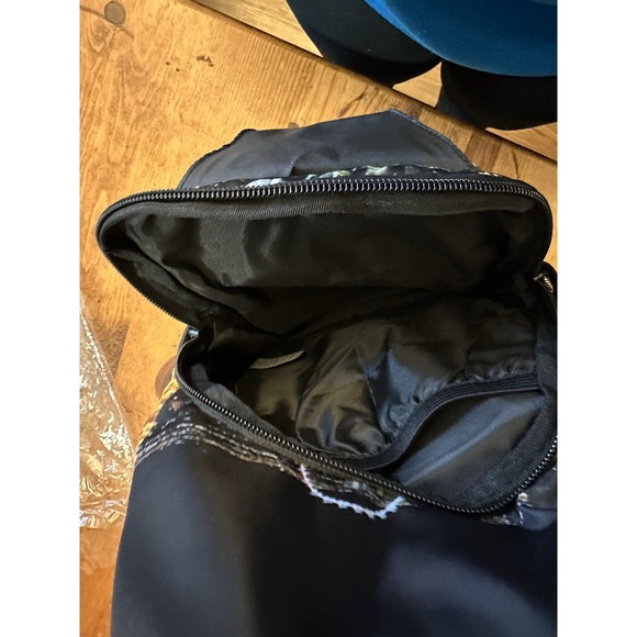 Las Vegas Skyline Landmarks Sling Shoulder Bag - Picture 3 of 5